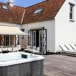 Luxury In With Jacuzzi Villa Sint-Idesbald