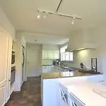Luxury In With Jacuzzi Villa *
