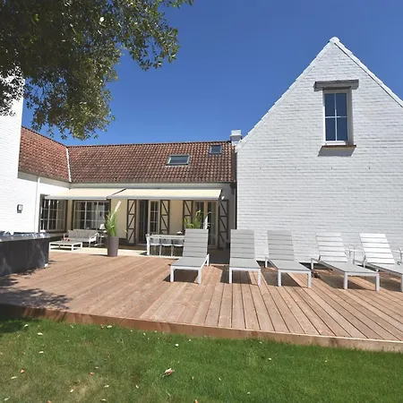 Luxury In Idesbald With Jacuzzi Sint-Idesbald