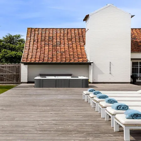 Villa Luxury In With Jacuzzi *