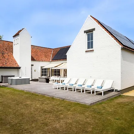 Luxury In With Jacuzzi Villa Sint-Idesbald
