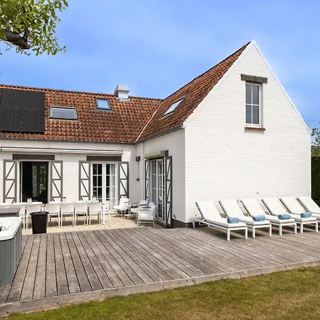 Luxury In With Jacuzzi Sint-Idesbald