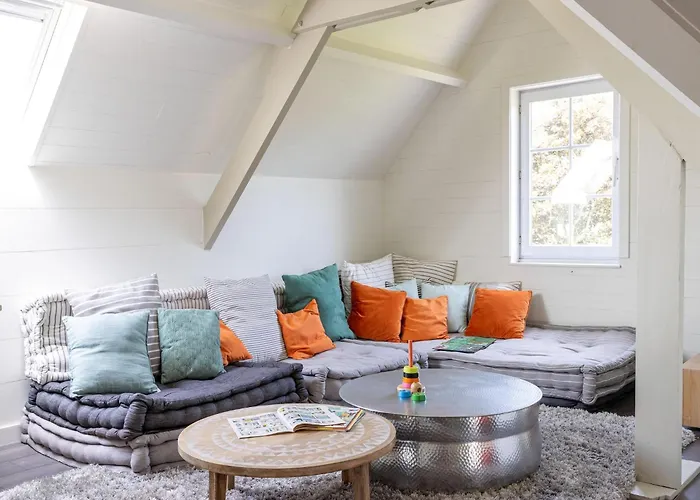 Luxury In With Jacuzzi