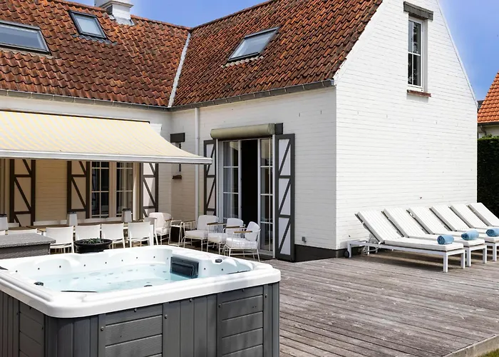 Luxury In With Jacuzzi Willa Sint-Idesbald