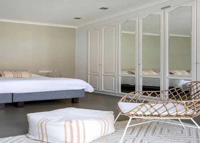 Luxury In With Jacuzzi *